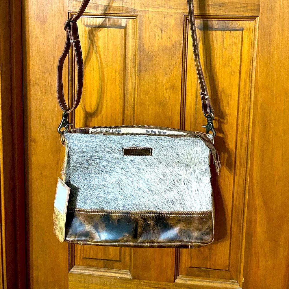 Sixtease Leather/Cowhide purse